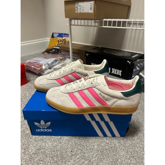 *Brand New In Box w/ Tags* Gazelle OG Sneaker Off White/ Lucid Pink/ Gum - Picture 1 of 6